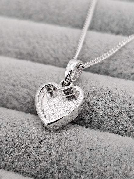 Heart Thick Trim Pendant