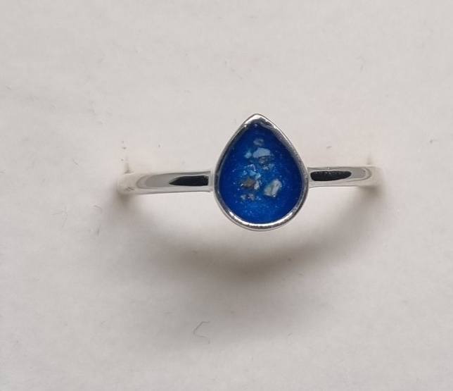 Teardrop 9K Ring