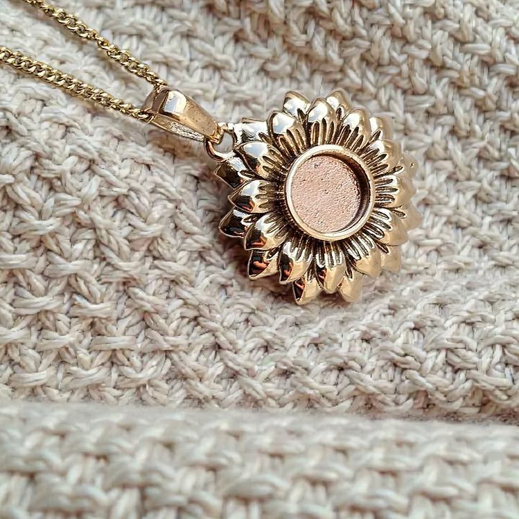 Sunflower 9K Pendant