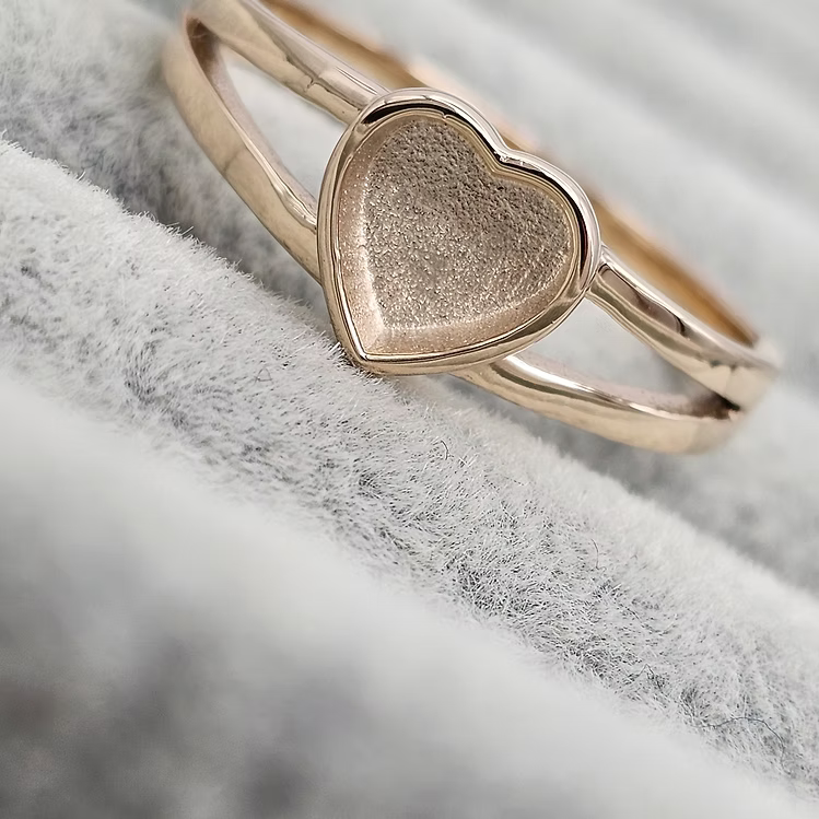 Heart Split 9K Ring