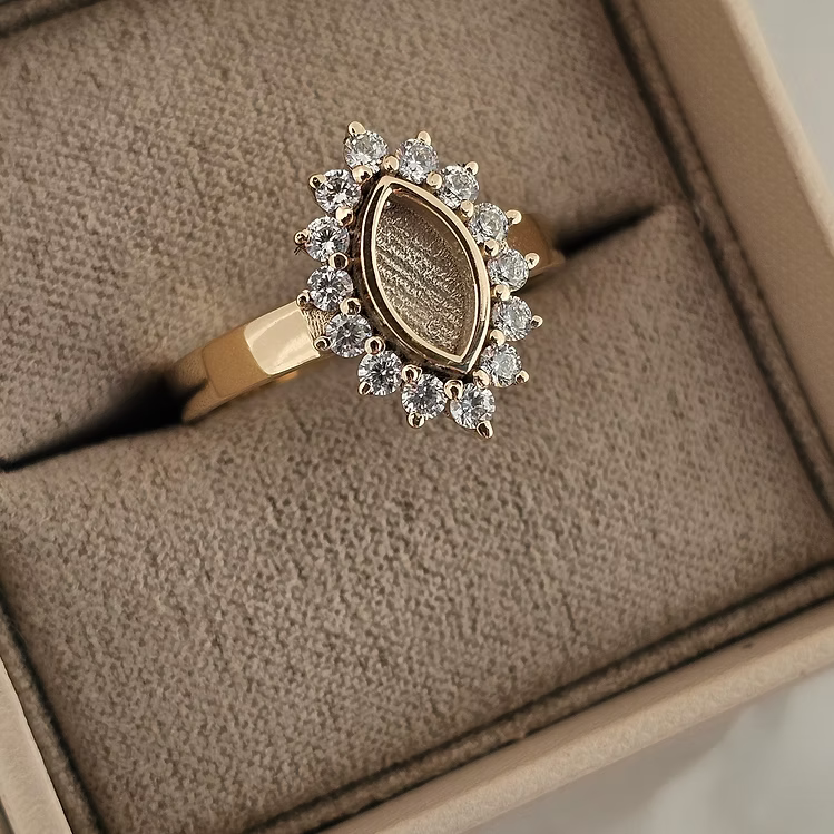 Marquise 9K Ring