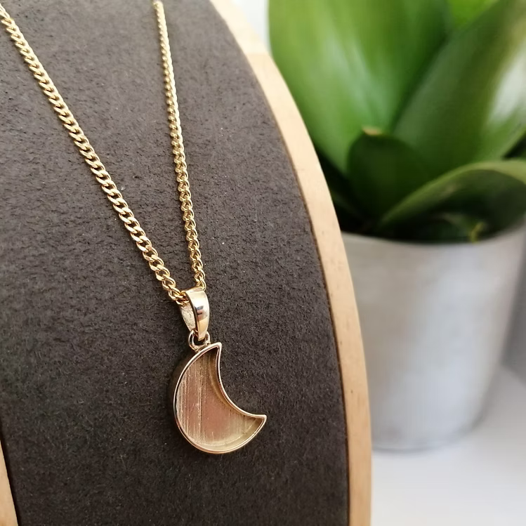 Moon 9K Pendant