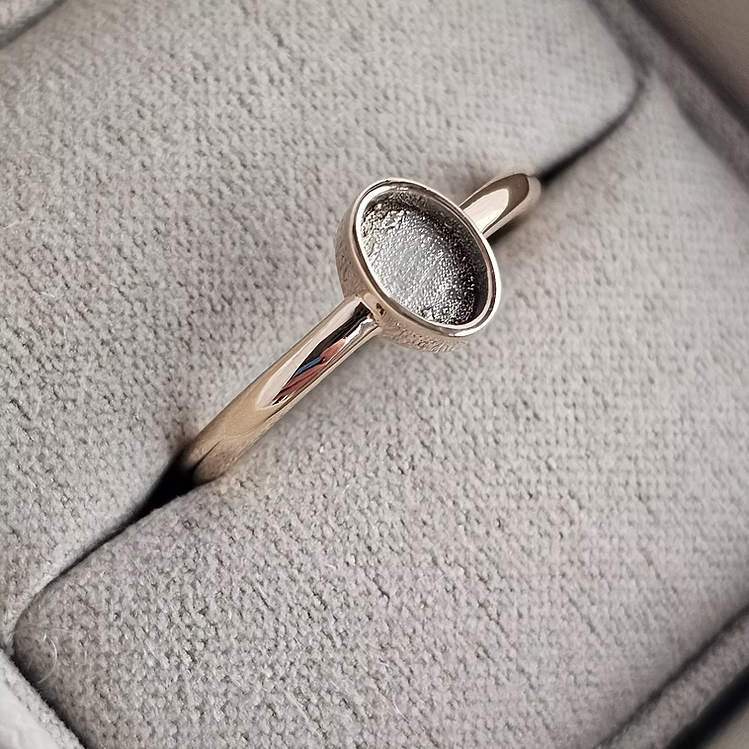 Oval 9K Ring