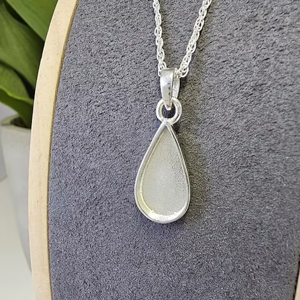 Teardrop 9K Pendant