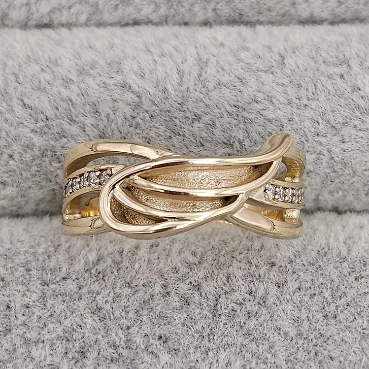 Angel Wing 9K Ring