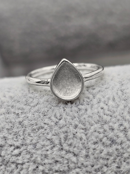 Simple Teardrop Ring