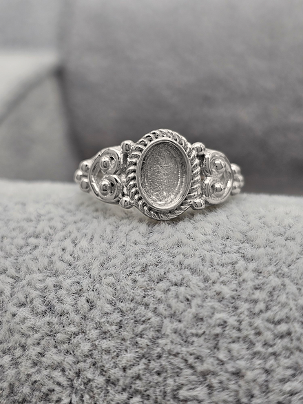 Filigree Oval Ring