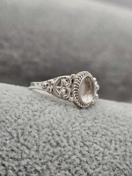 Filigree Oval Ring