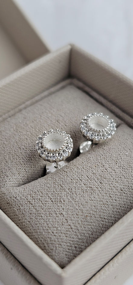 Halo Studs