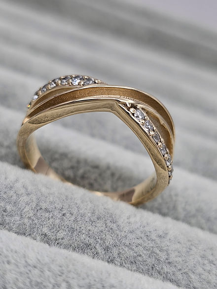 Infinity CZ 9K Ring