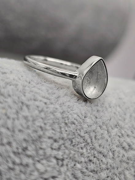 Simple Teardrop Ring