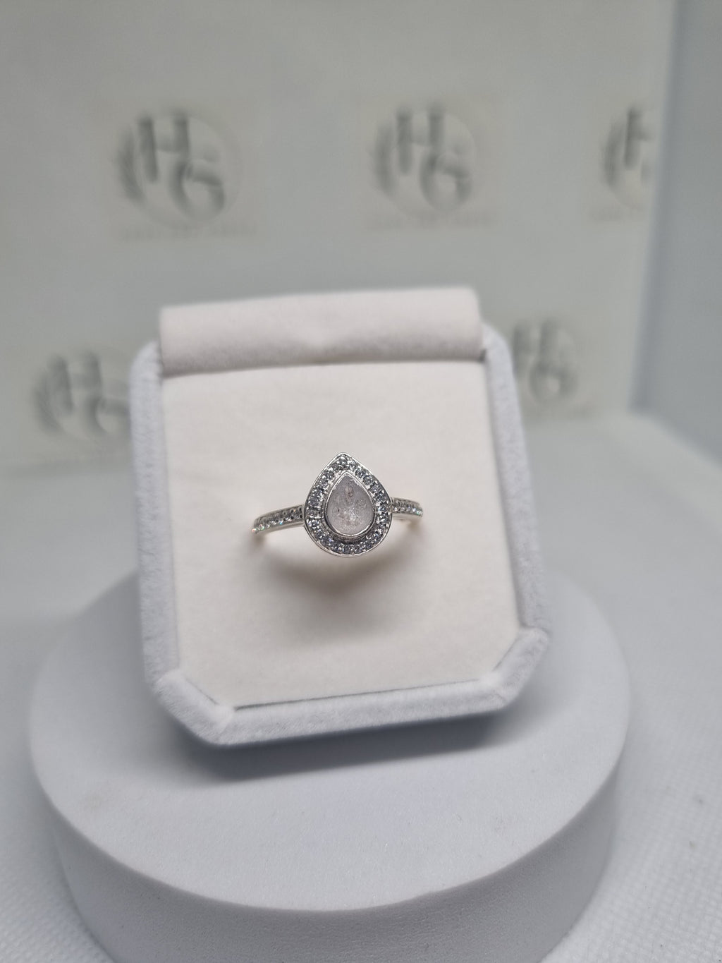 Pear Pavè Ring